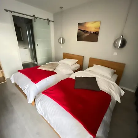 Relais De L'aerodrome Отель 3*