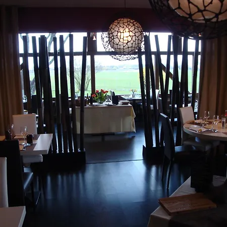 Relais De L'aerodrome Hotel