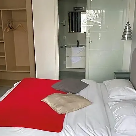 Отель Relais De L'aerodrome Пранжен