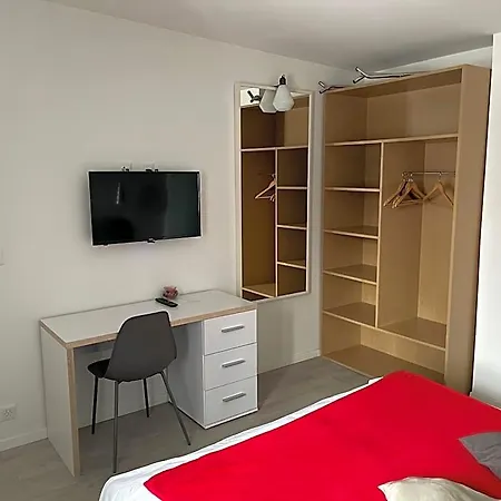 Relais De L'aerodrome 3* Пранжен