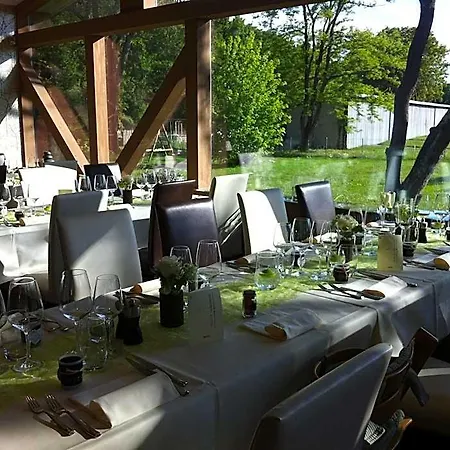 Relais De L'aerodrome Отель Пранжен