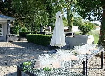 Relais De L'aérodrome 3*