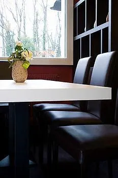 Relais De L'aerodrome Отель Пранжен