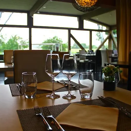 Отель Relais De L'aerodrome 3*