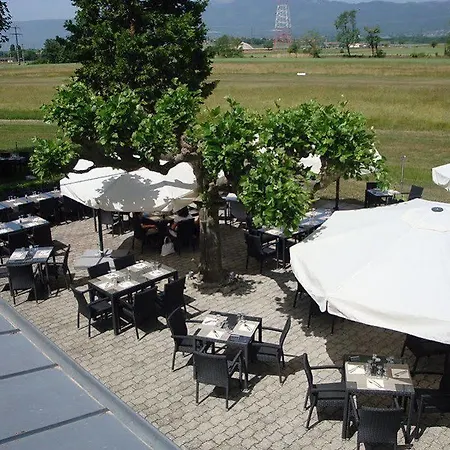Отель Relais De L'aerodrome 3*