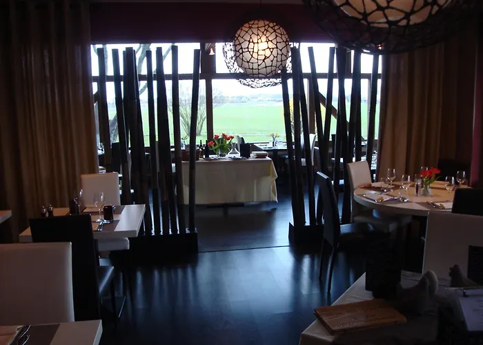 Relais De L'aerodrome Hotel