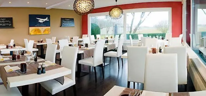 Relais De L'aerodrome Szálloda Prangins